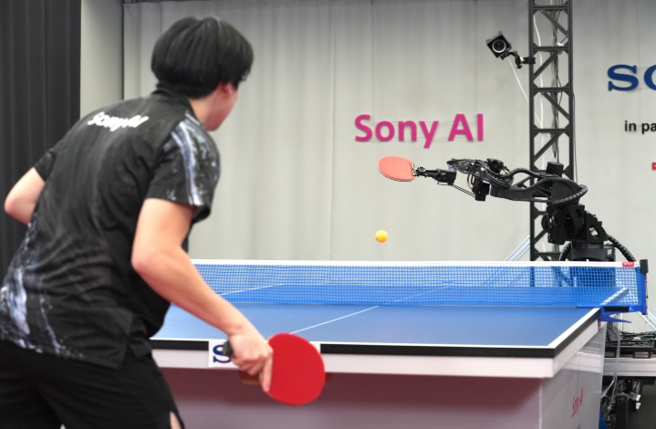 AI-Powered Training: How Vision-Based Tennis Robots Compare to Standard Feeds